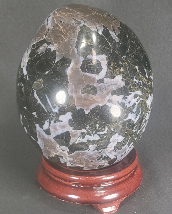 멀린나이트( Merlinite) 큰 원석