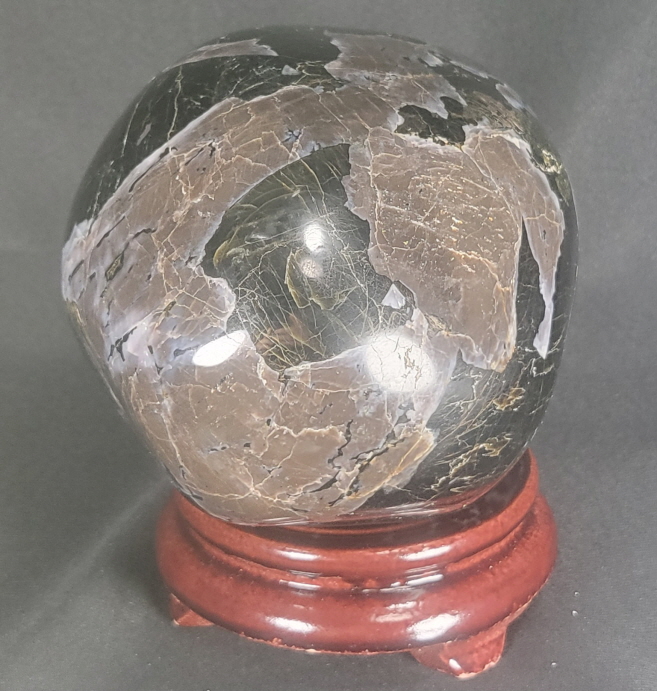 멀린나이트( Merlinite) 큰 원석