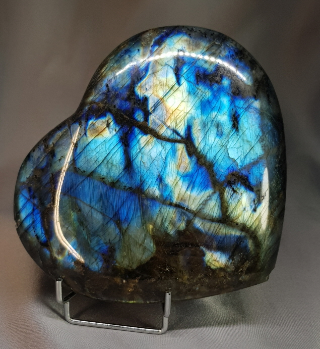 빛좋은 라브라도라이트 큰하트형