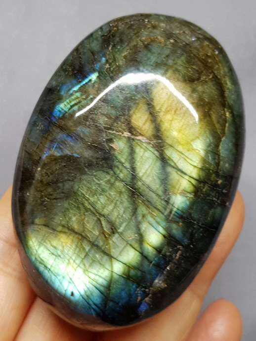 색감 좋은 라브라도라이트원석