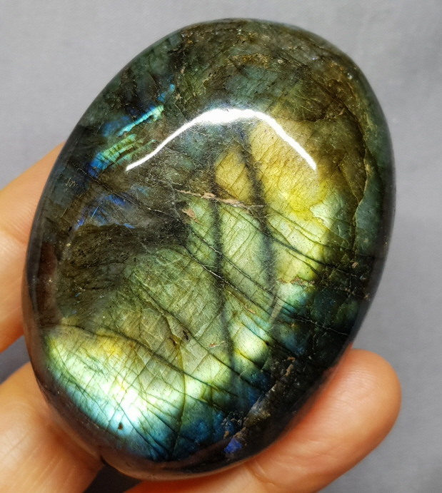 색감 좋은 라브라도라이트원석