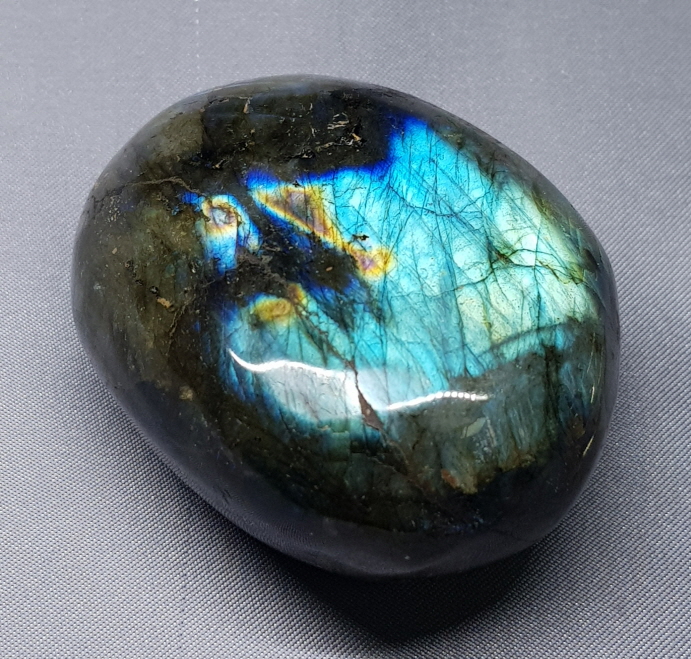 라브라도라이트 원석