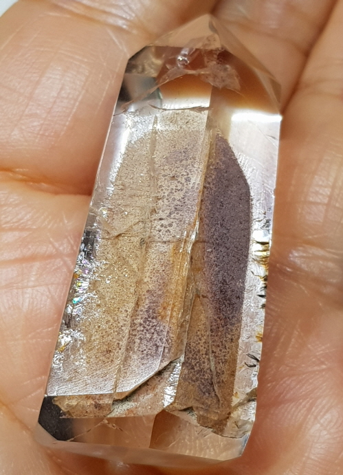 갈색 가든 수정 육각주