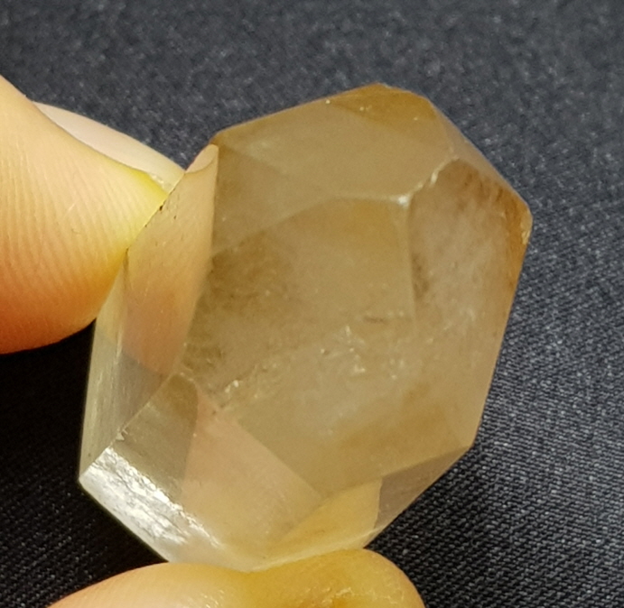 황수정 작은육각주