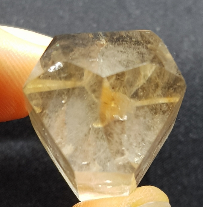 황수정 작은육각주