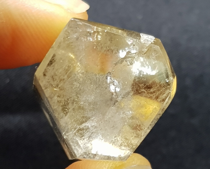 황수정 작은육각주