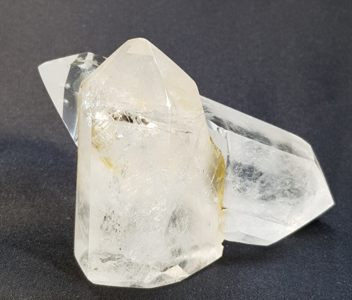 더블 터미네이티드 크로스형육각주