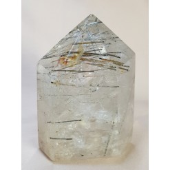 투르말리네이티드 육각주