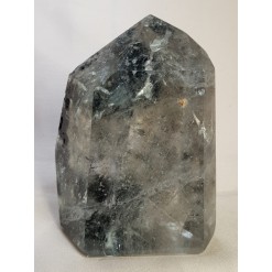 투르말리네이티드와운모형성원석