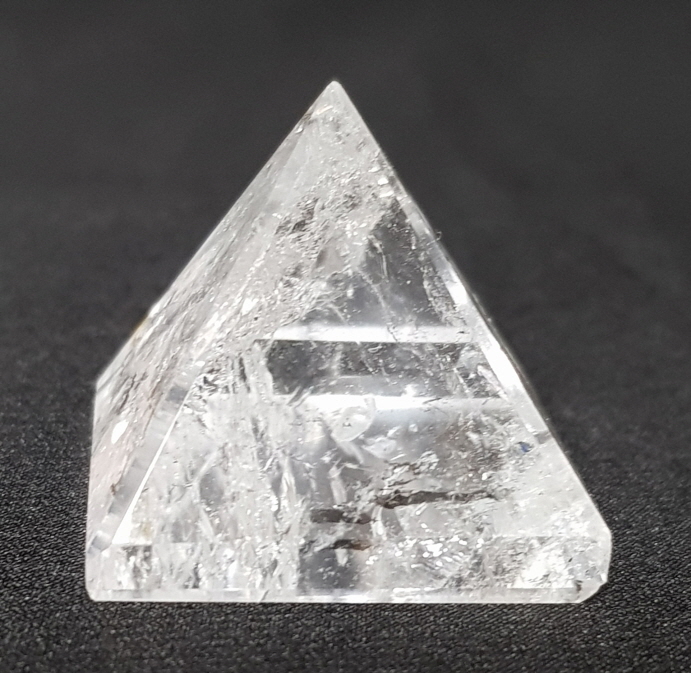 백수정피라미드형