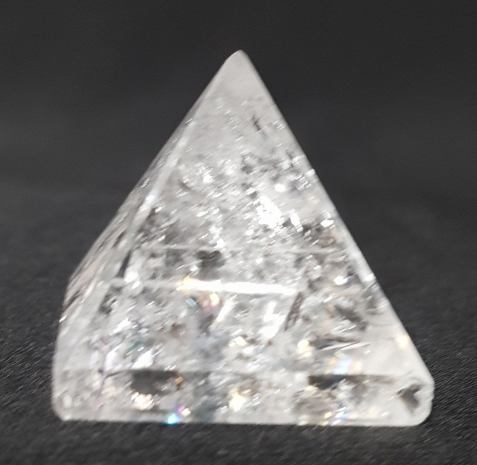 백수정피라미드형