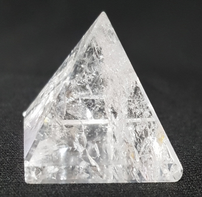 백수정피라미드형