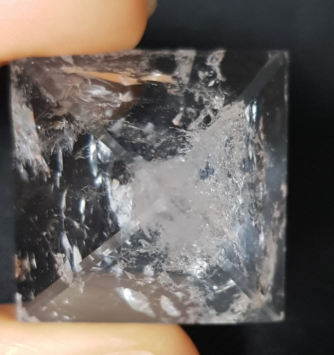 백수정피라미드형